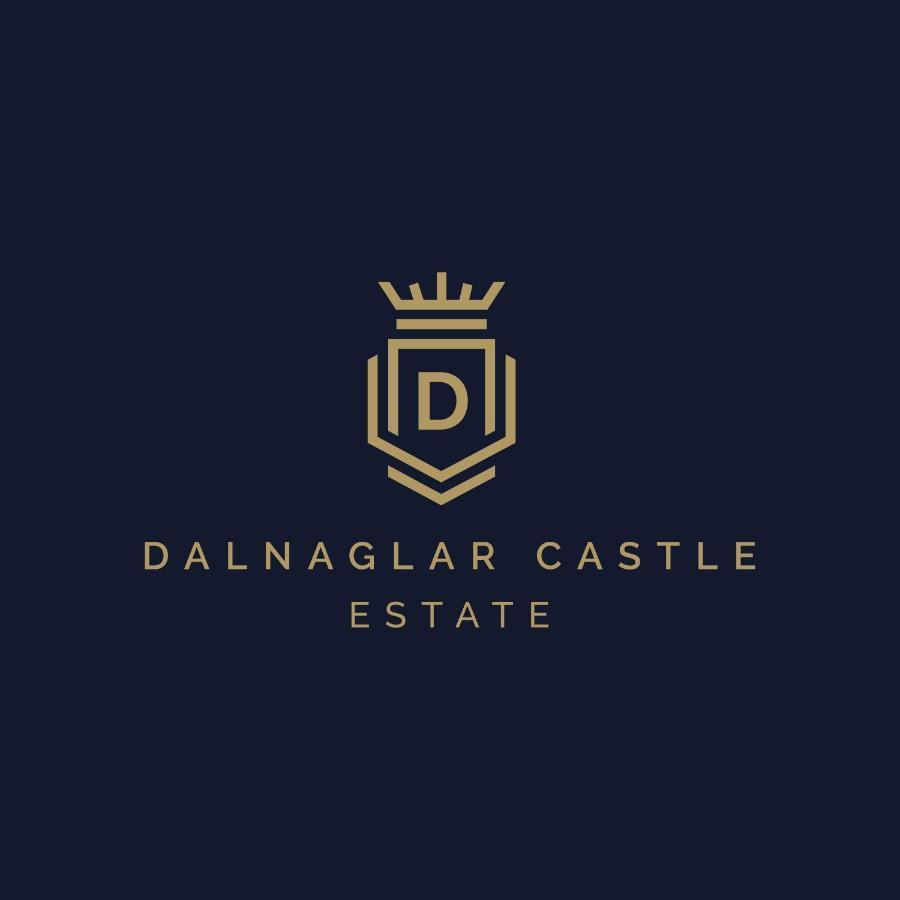 Villa Dalnaglar Castle Estate à Glenshee Extérieur photo